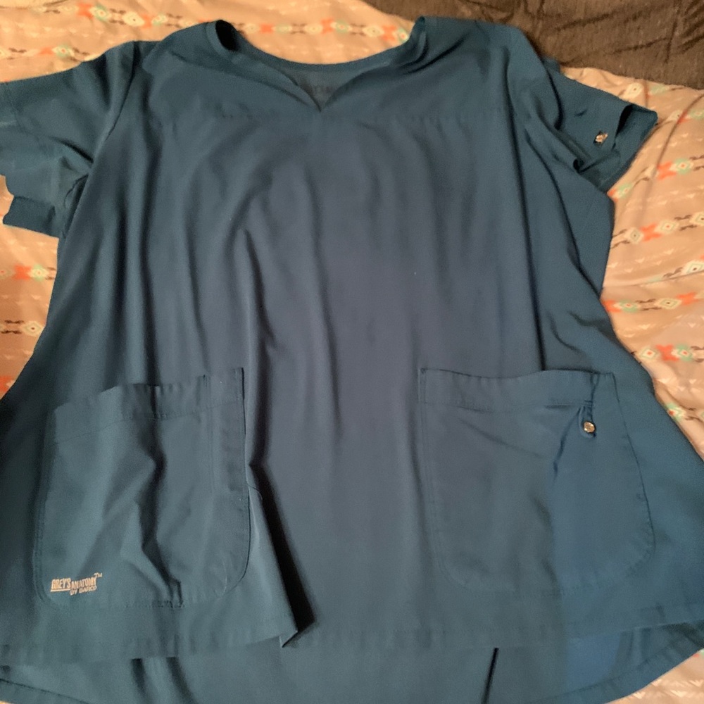 Scrub top